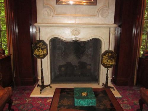 88 - French Mantel Screen